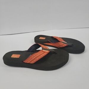 Teva Thong Sandals 6